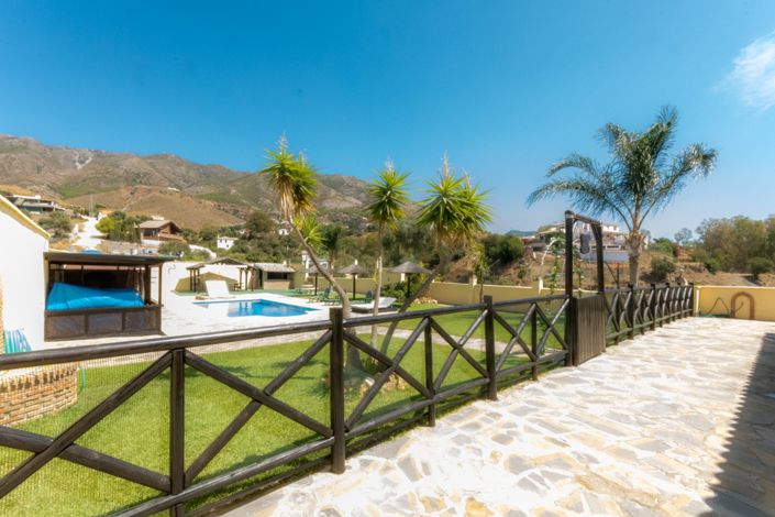 Image No.2-3 Bed Villa for sale