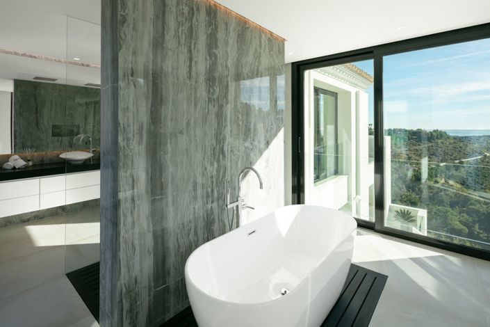 Image No.15-5 Bed Villa for sale