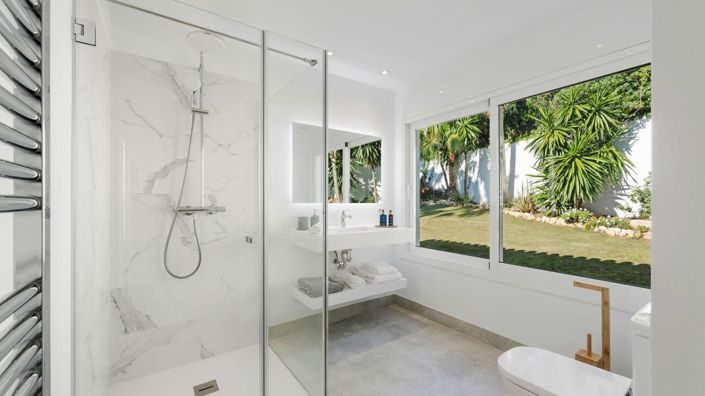 Image No.10-5 Bed Villa for sale