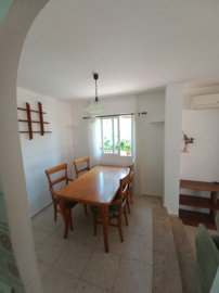 8-e64a9055bba3e77ac8aca3b893cdf826