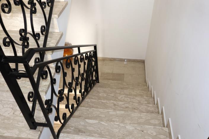 Image No.18-4 Bed Townhouse for sale