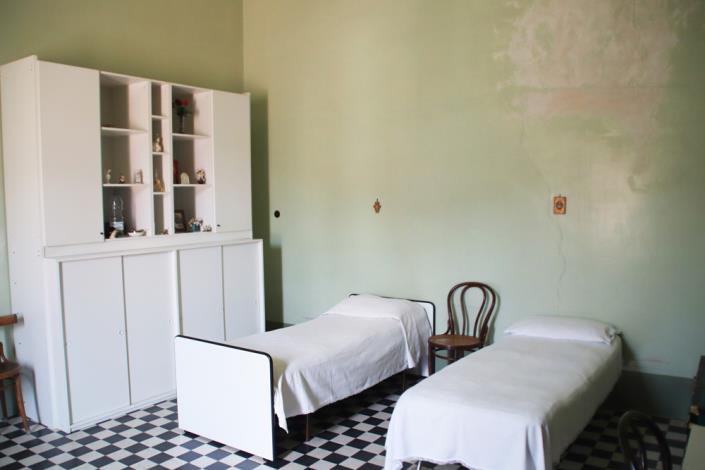 Image No.10-2 Bed Townhouse for sale