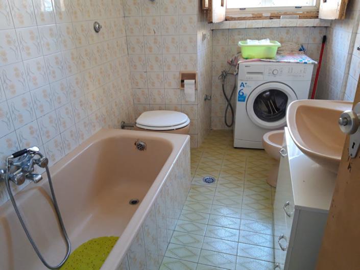 Image No.10-2 Bed House for sale