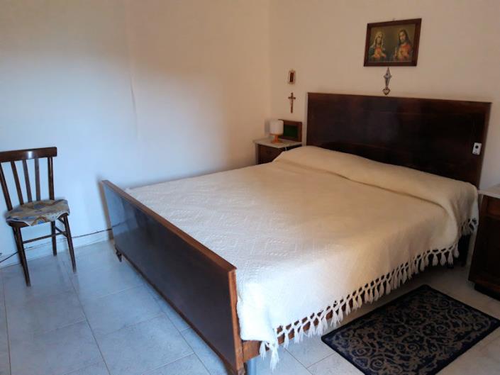 Image No.9-2 Bed House for sale