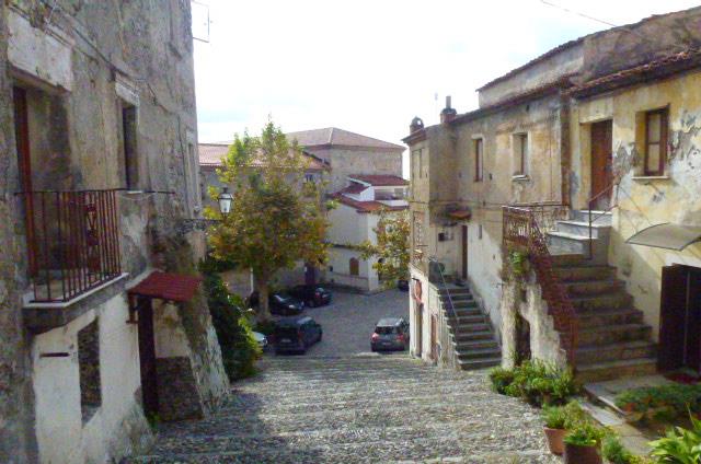 Image No.2-1 Bed Townhouse for sale