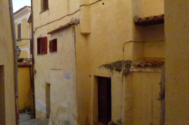 Image No.2-2 Bed Townhouse for sale