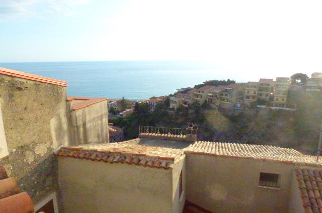 Image No.20-2 Bed Townhouse for sale