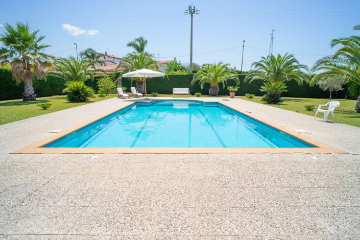Image No.17-6 Bed Villa / Detached for sale