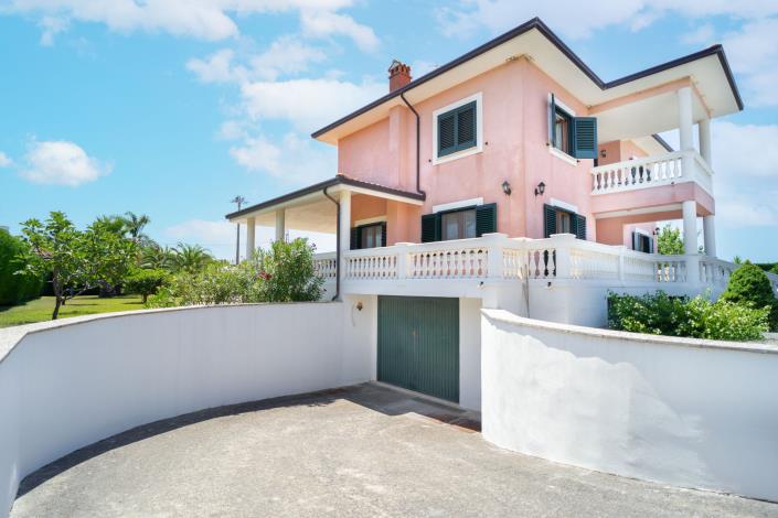 Image No.2-6 Bed Villa / Detached for sale