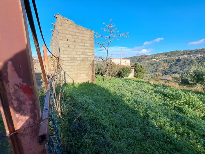 Image No.27-1 Bed Country Property for sale