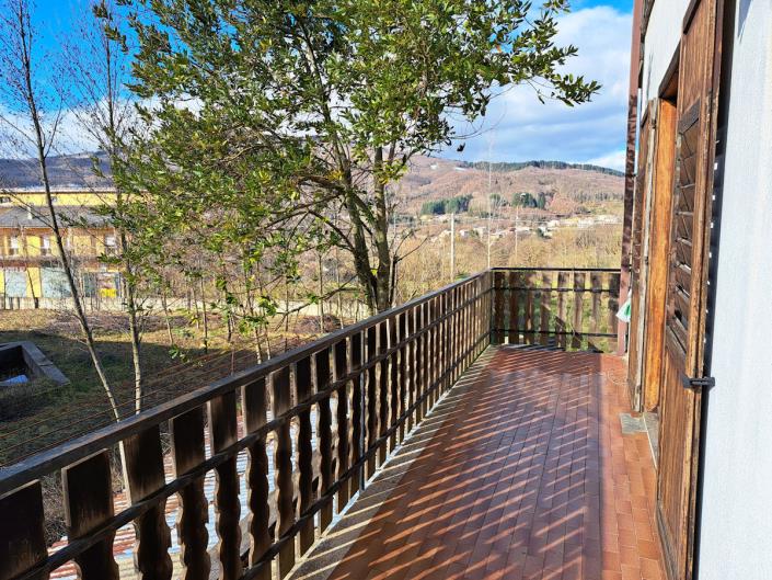 Image No.1-6 Bed House for sale