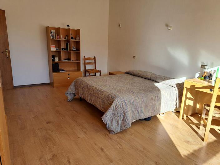 Image No.13-6 Bed House for sale