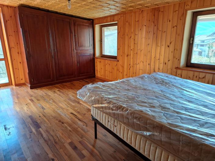 Image No.24-6 Bed House for sale