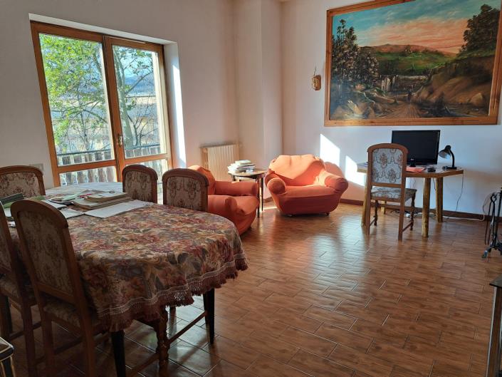 Image No.6-6 Bed House for sale