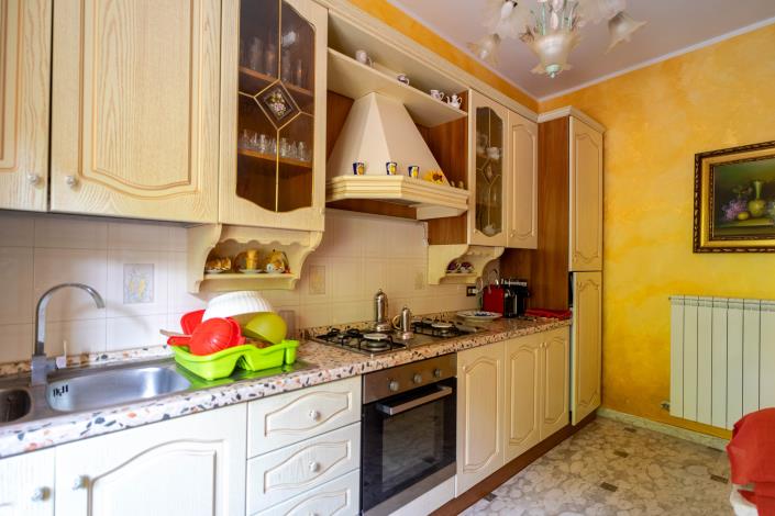 Image No.6-2 Bed Townhouse for sale