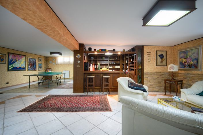 Image No.27-5 Bed Villa for sale