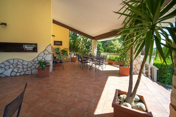 Image No.8-5 Bed Villa for sale