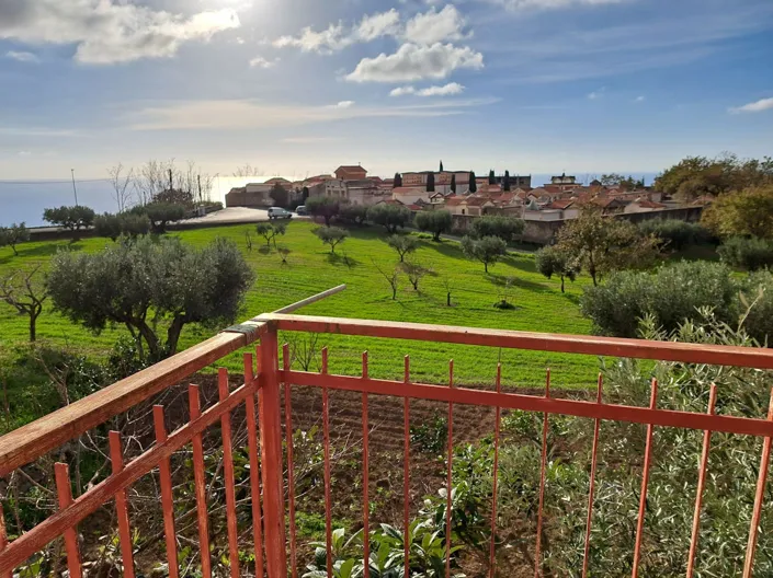 Image No.23-4 Bed Farmhouse for sale