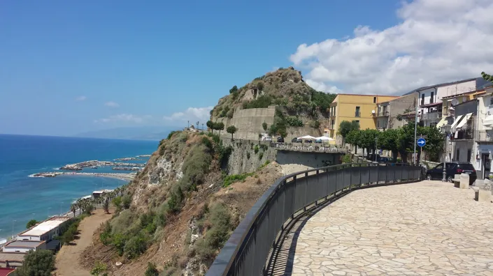 Image No.29-4 Bed Farmhouse for sale