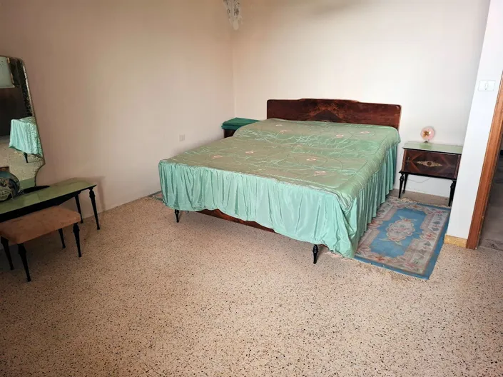 Image No.4-2 Bed House for sale