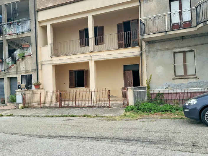 Image No.9-2 Bed House for sale