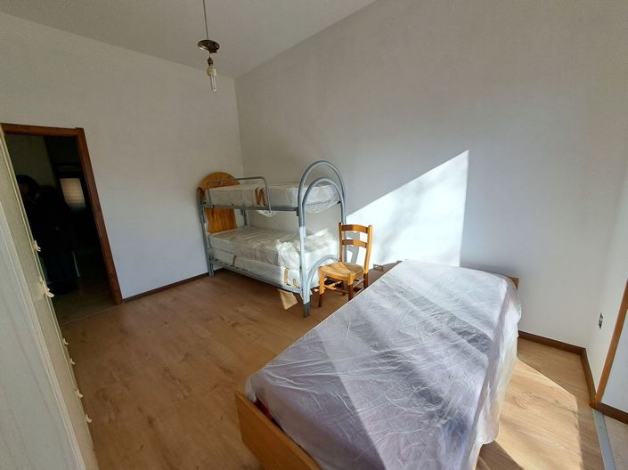 Image No.10-6 Bed House for sale