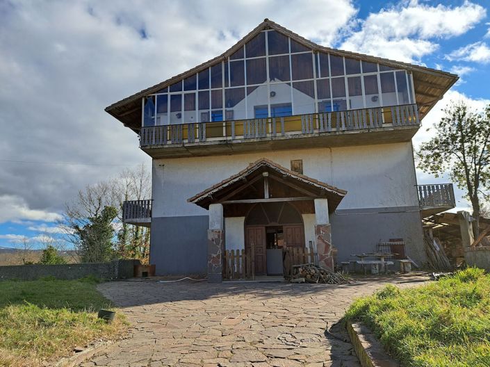 Image No.16-6 Bed House for sale