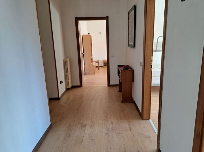 Image No.24-6 Bed House for sale