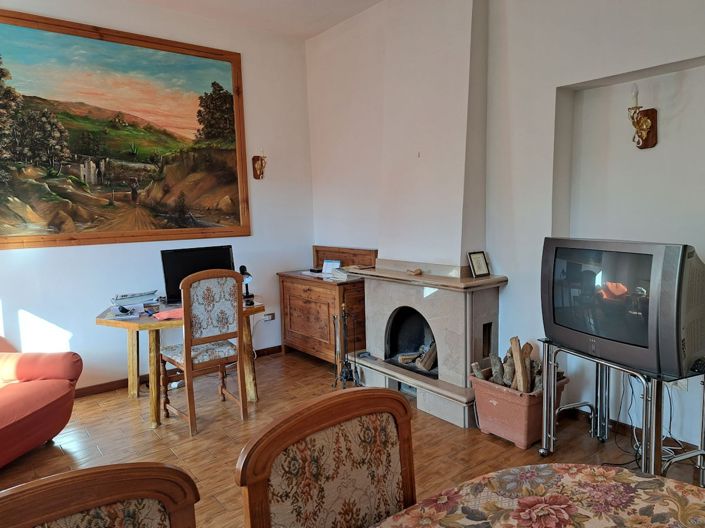 Image No.27-6 Bed House for sale