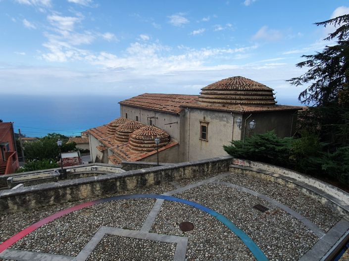 Image No.24-2 Bed Farmhouse for sale