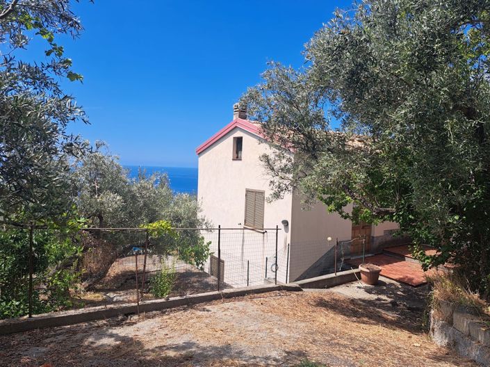 Image No.8-2 Bed Farmhouse for sale