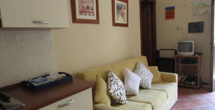 Image No.6-1 Bed House for sale