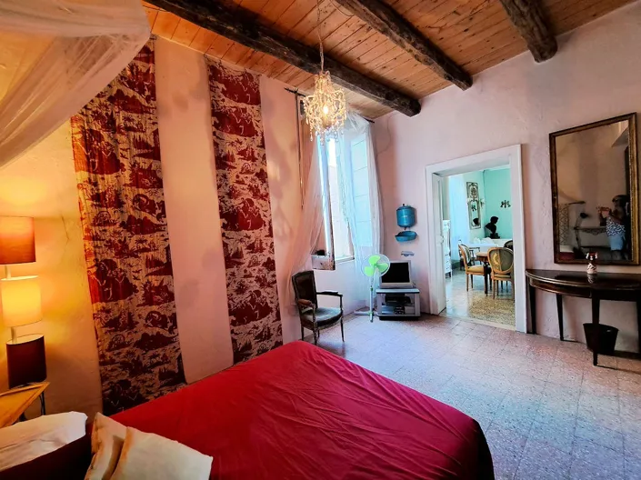 Image No.12-2 Bed Property for sale