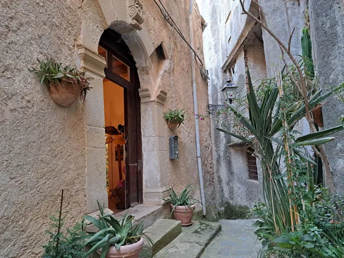 Image No.22-2 Bed Property for sale