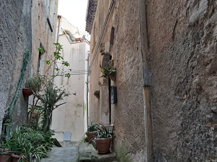 Image No.24-2 Bed Property for sale