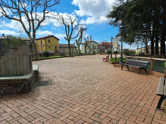 Image No.22-2 Bed Townhouse for sale