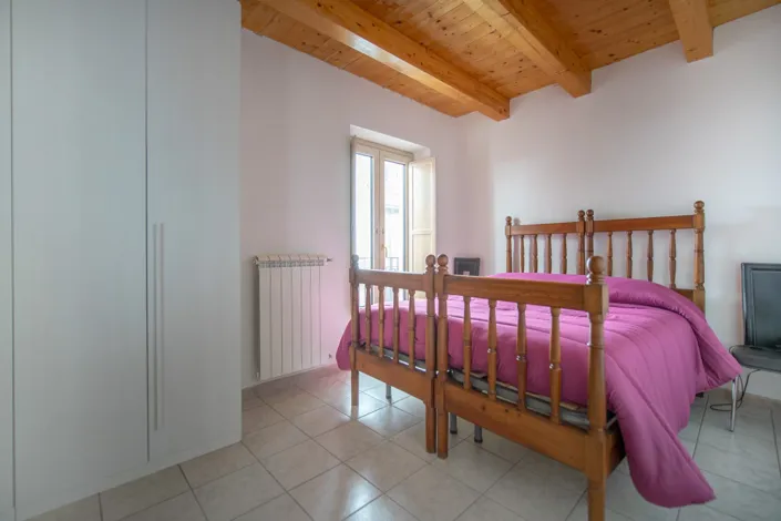 Image No.15-3 Bed Townhouse for sale