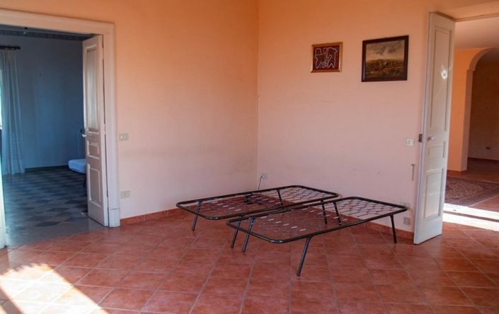 Image No.19-3 Bed Property for sale