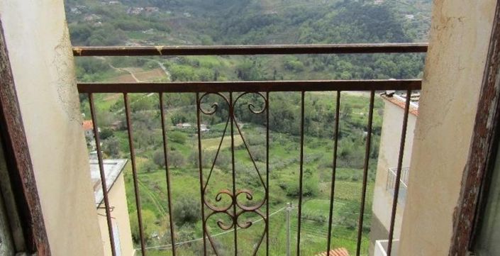 Image No.10-1 Bed Property for sale