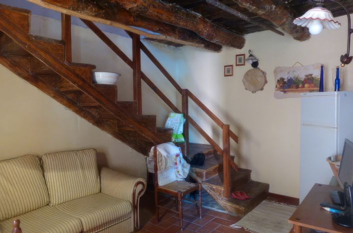 Image No.8-2 Bed House for sale