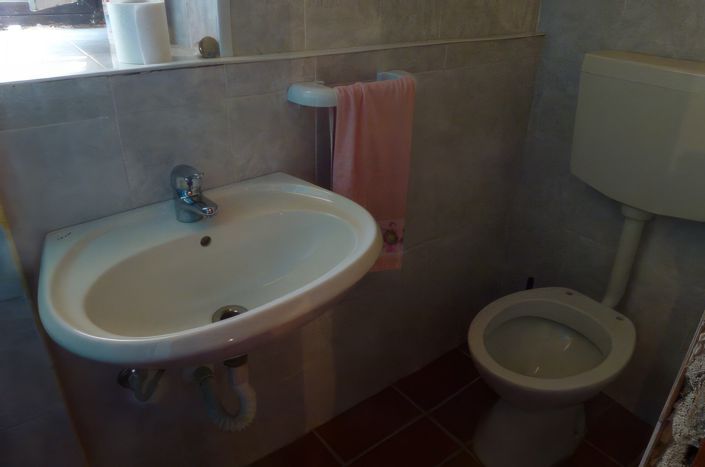 Image No.10-2 Bed House for sale