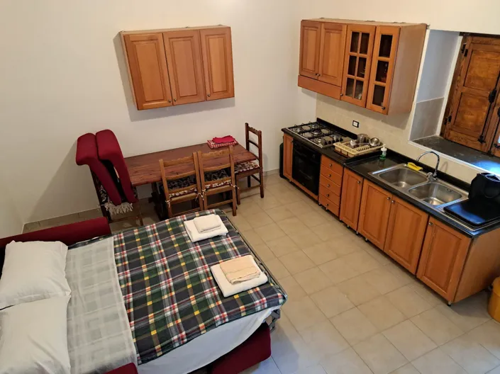Image No.1-1 Bed Townhouse for sale
