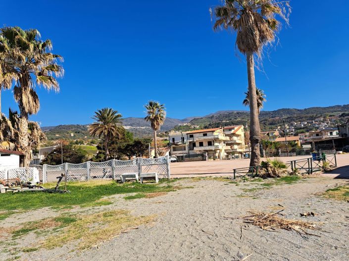 Image No.17-1 Bed Townhouse for sale