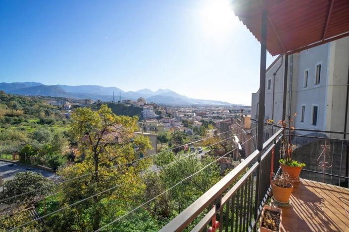 Image No.9-2 Bed Property for sale