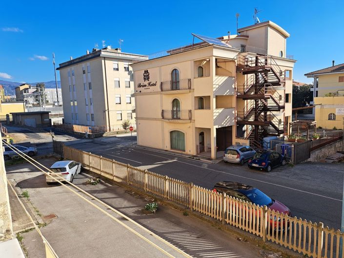 Image No.20-3 Bed Apartment for sale