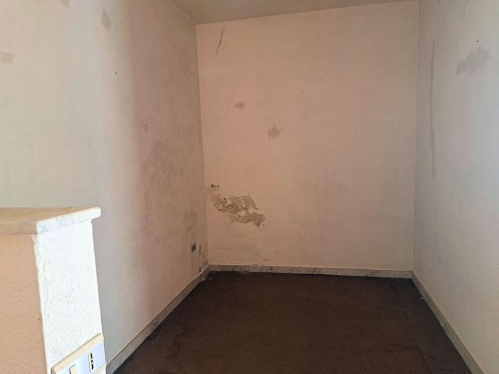 Image No.11-2 Bed House for sale