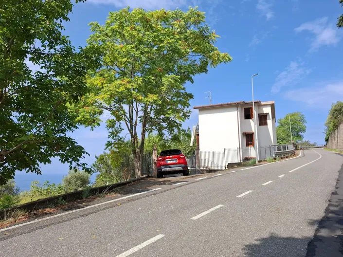 Image No.34-4 Bed House for sale