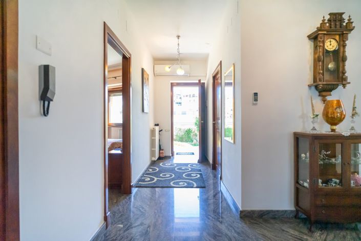 Image No.4-6 Bed Villa for sale