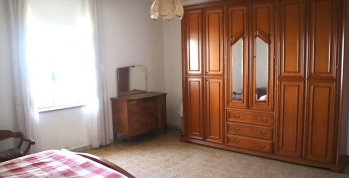 Image No.10-2 Bed House for sale