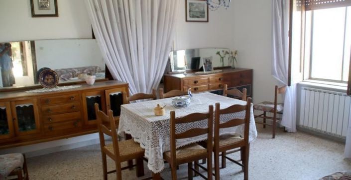 Image No.18-2 Bed House for sale